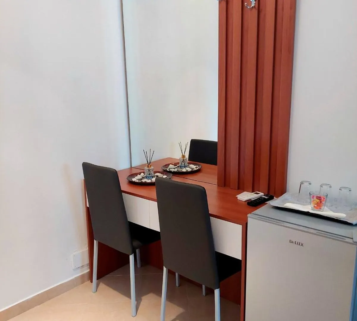 Elizabeth Apartments Himare