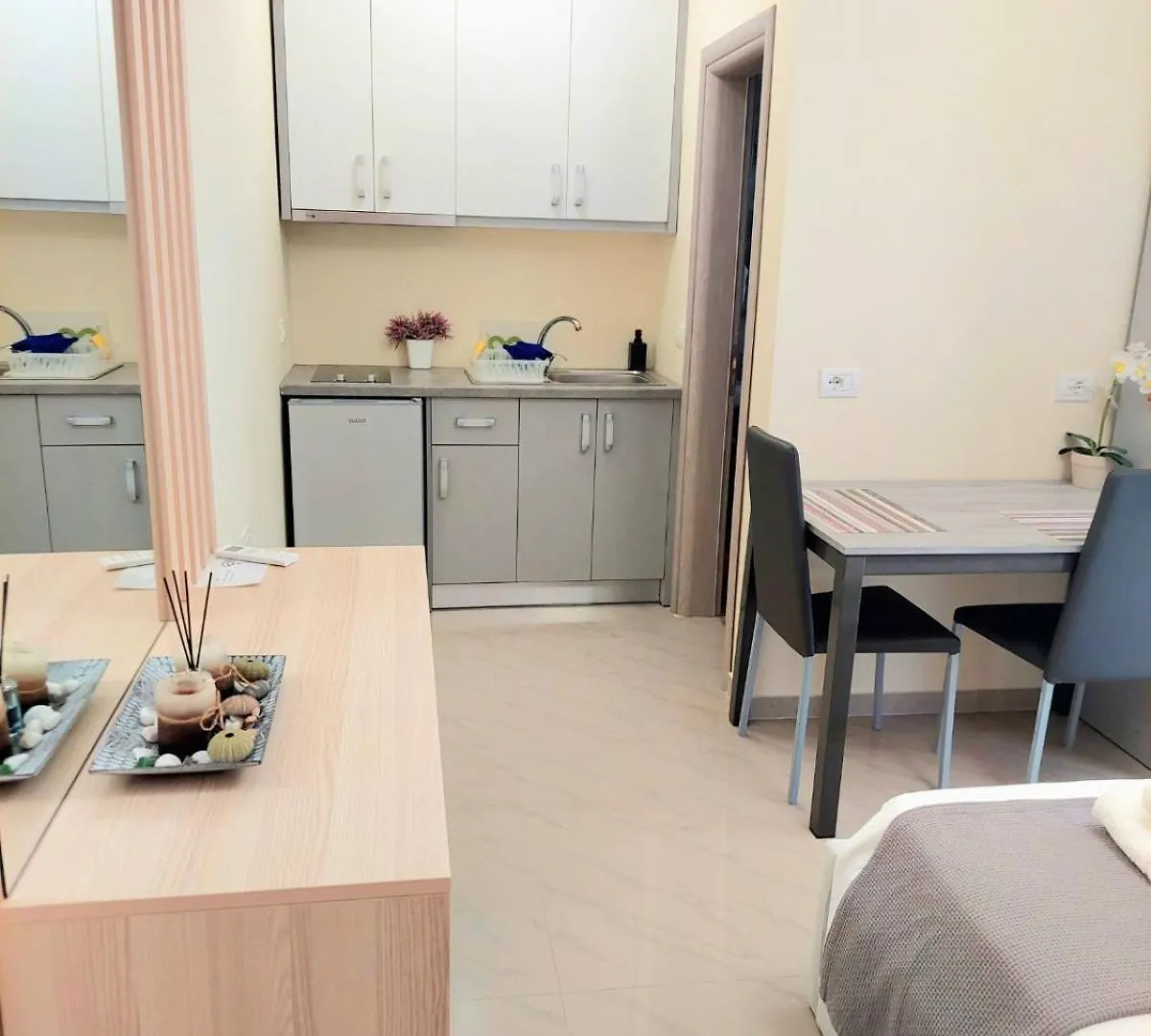Elizabeth Apartments Himarë 0*,