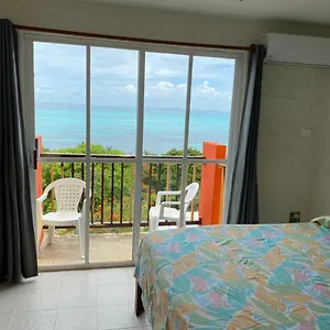 https://hotel-maria-elena.quintano-roohotels.com