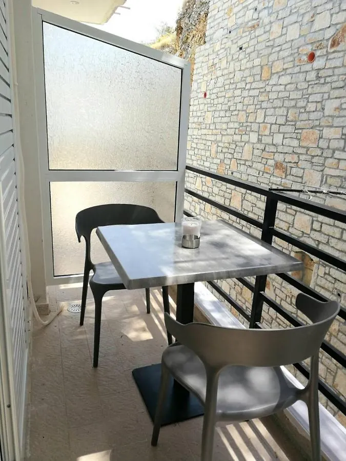 Elizabeth Apartments Himare Aparthotel