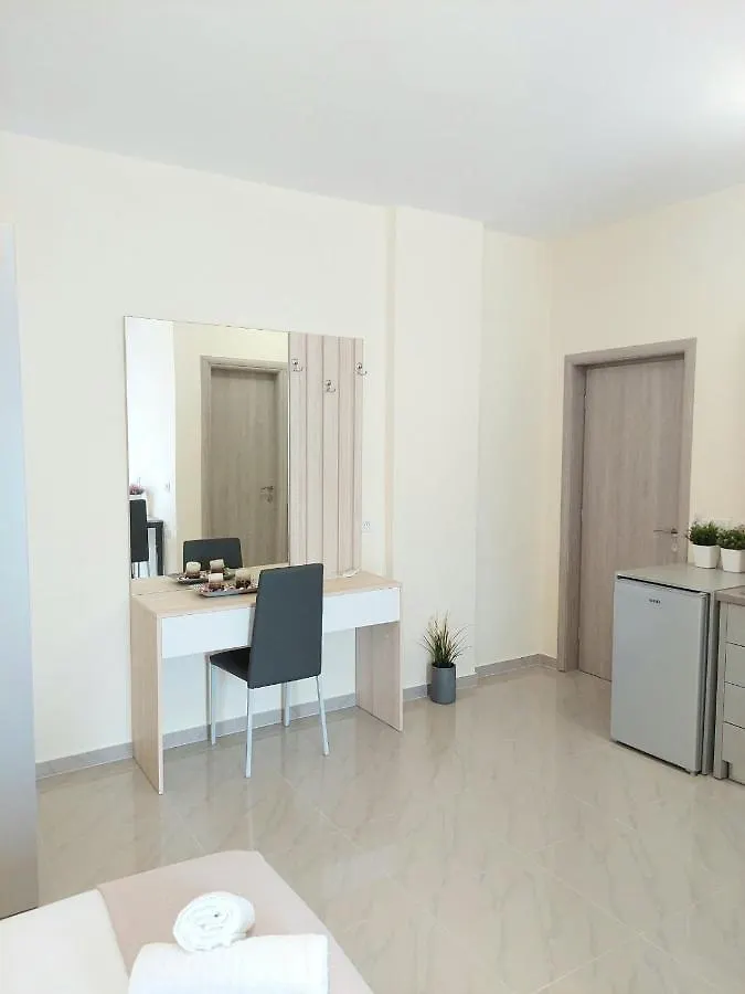 Elizabeth Apartments Himare