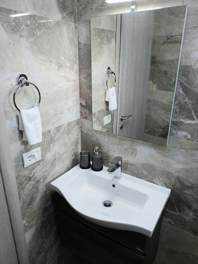 Elizabeth Apartments Himare