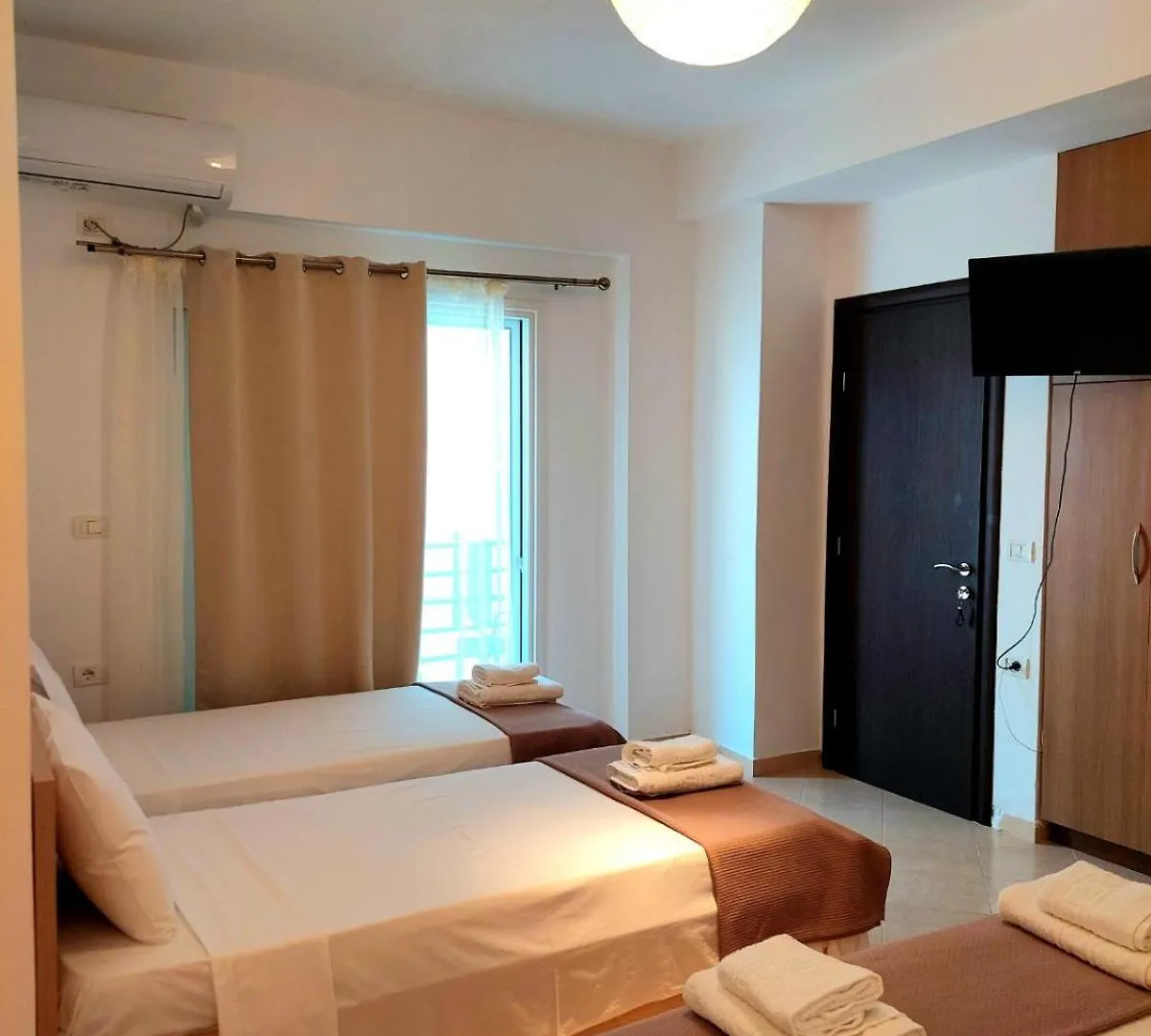 Elizabeth Apartments Himare