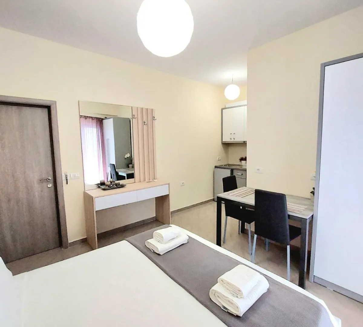 Aparthotel Elizabeth Apartments Himare Albania