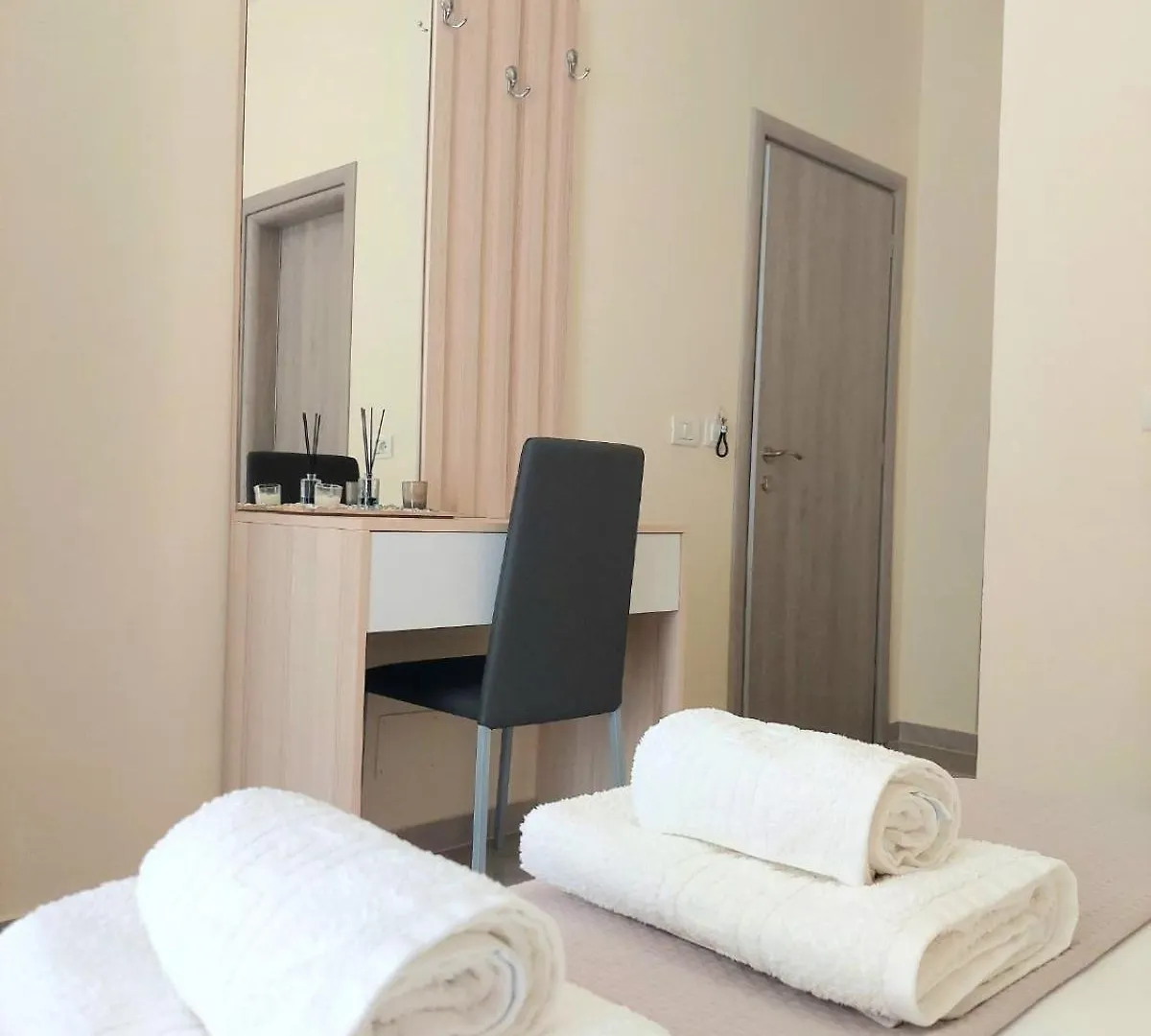 Elizabeth Apartments Himare Aparthotel
