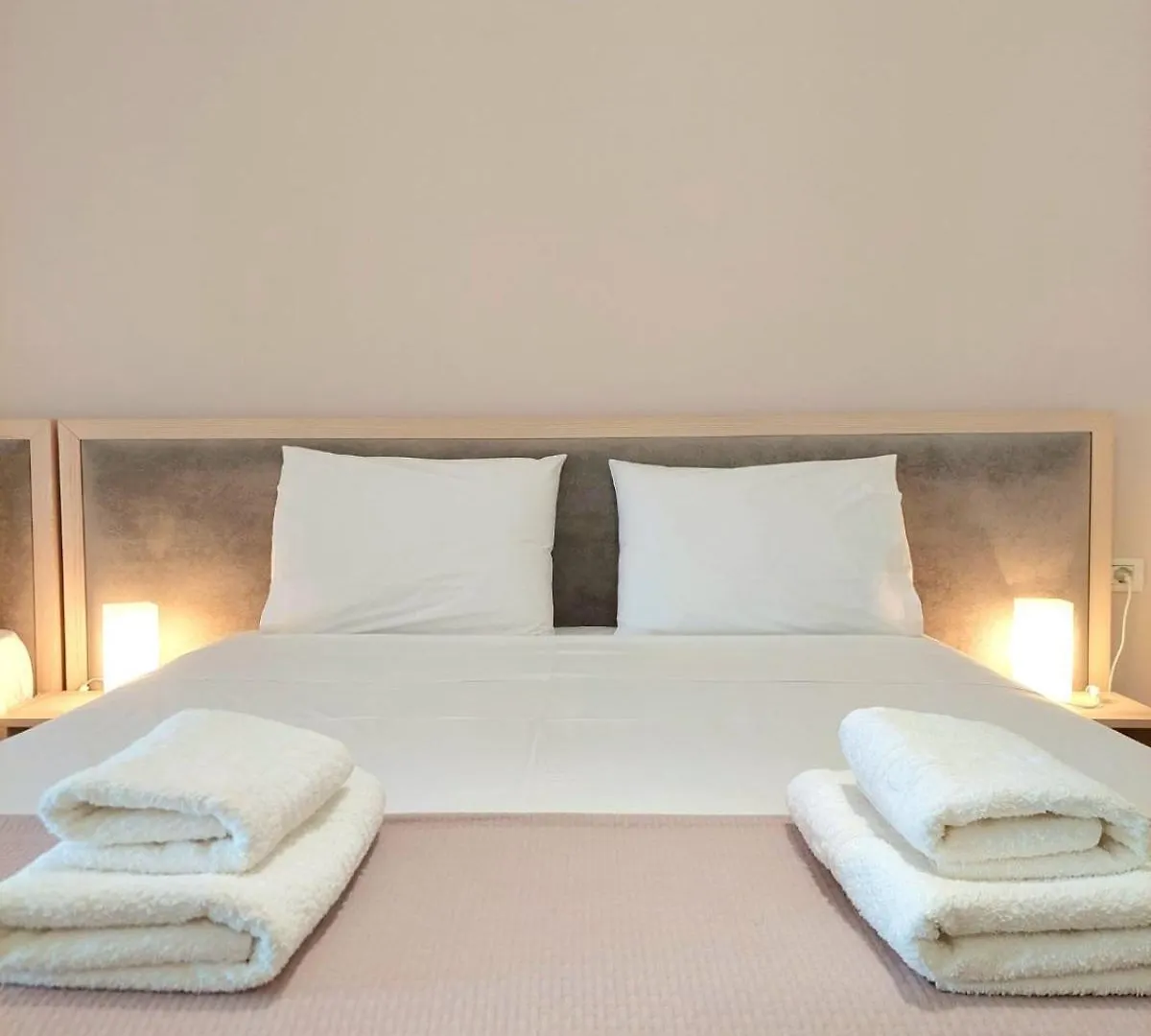 Elizabeth Apartments Himare Aparthotel