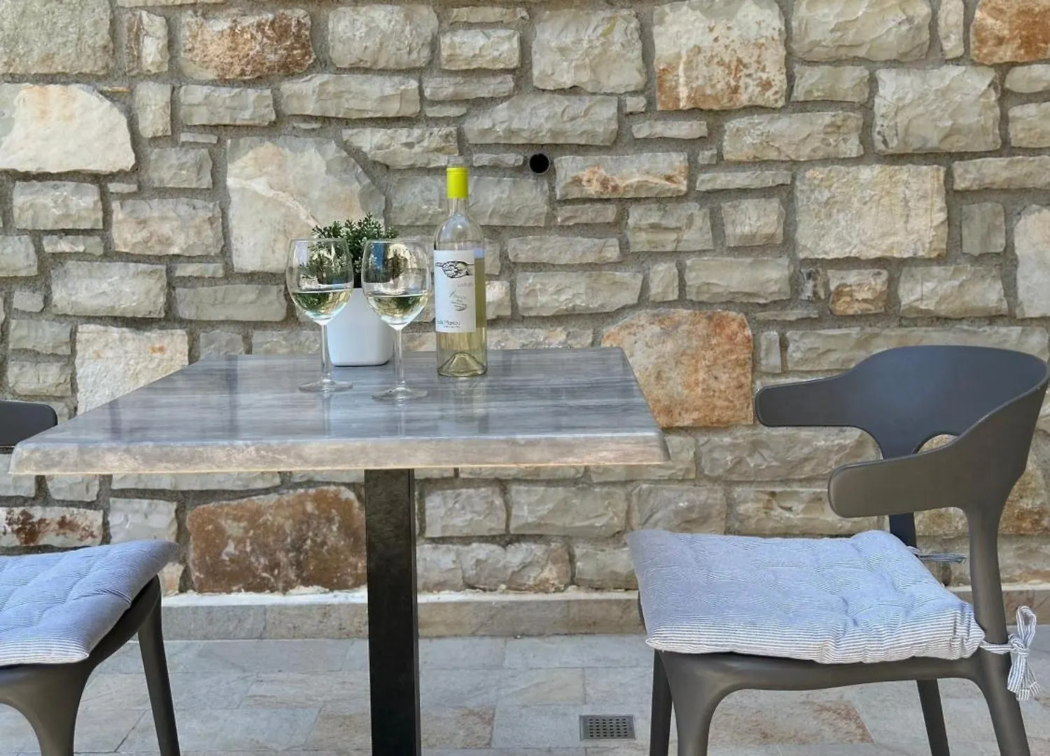 Elizabeth Apartments Himare Aparthotel